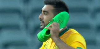 SA vs PAK: Tabraiz Shamsi took off the shoe after taking the wicket, started calling someone