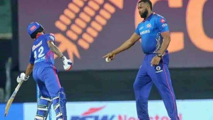 Shikhar-Dhawan-and-Kieron-Pollard-2 Kieron Pollard warned Delhi Capitals batsman Shikhar Dhawan of mankading