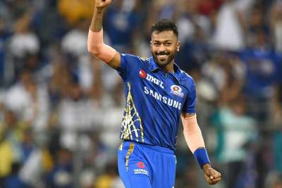 hardik pandya brilliant throw to run out david warner