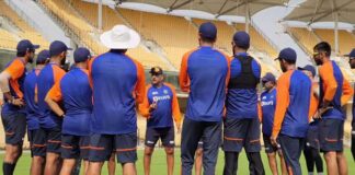 T20 World Cup 2021: this player has become a headache for BCCI, is playing matches by taking injections Mystery spinner Varun Chakravarthy is injured and he is playing against IPL by taking injection