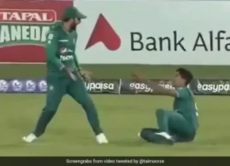 Another video of Pakistan team’s fielding went viral, both the players fought on the field Another video of Pakistan team's fielding went viral, both the players fought on the field