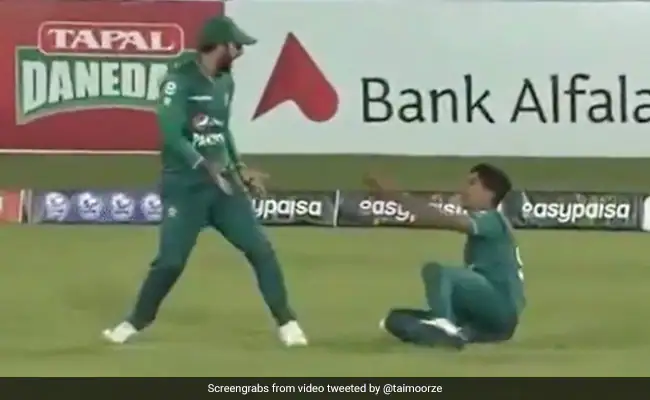 Another video of Pakistan team's fielding went viral, both the players fought on the field